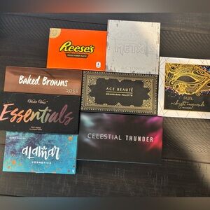 8 Eyeshadow Palettes Collection
